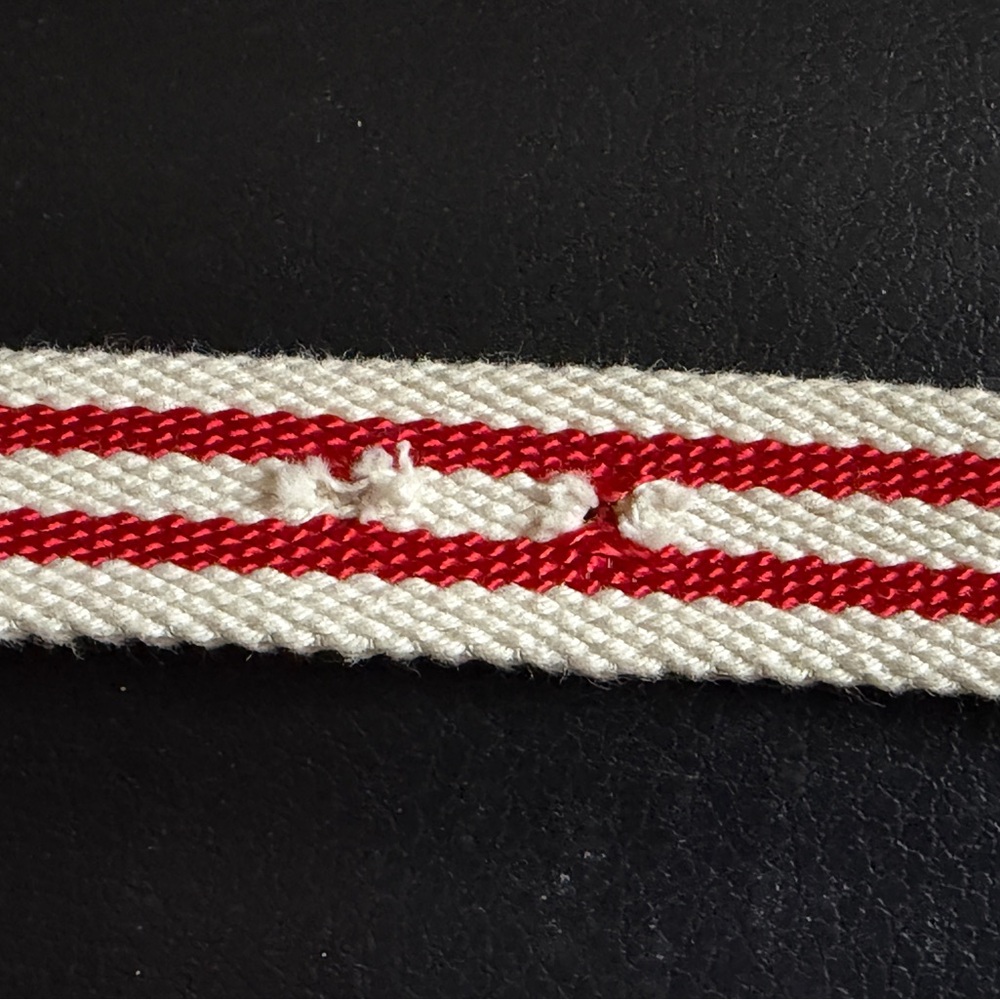 Gucci Red and White Striped Belt with Gold GG Buckle - Picture 7 of 9